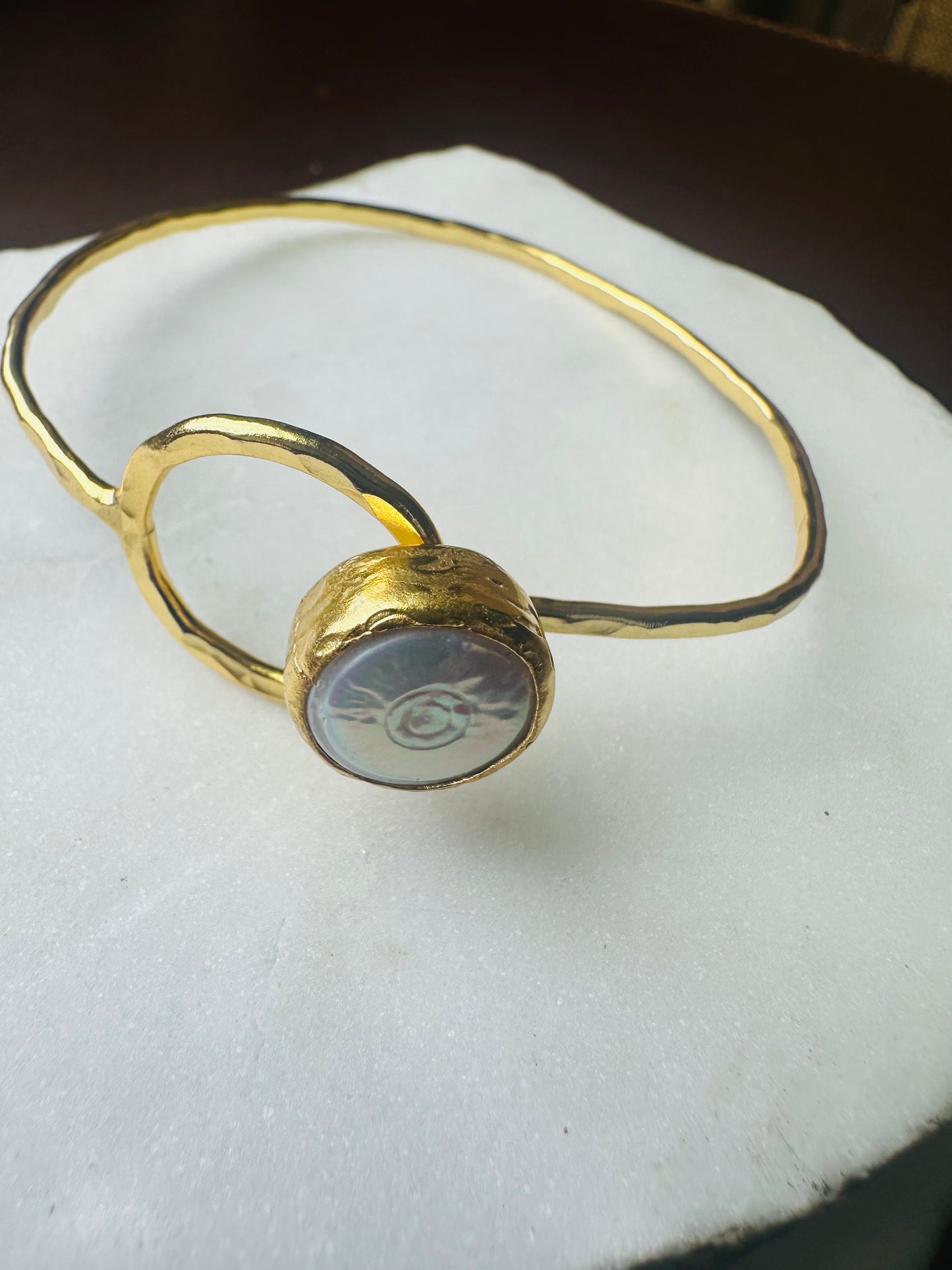 Flat Pearl Loop Bracelet