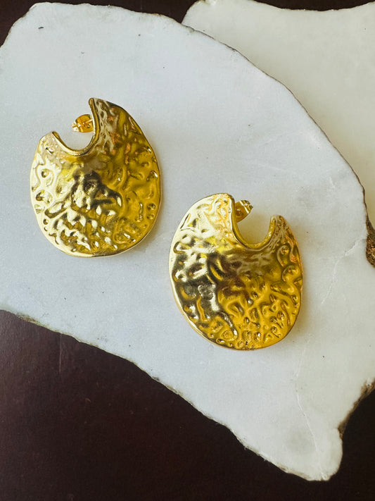 Maha Modern Textured Curve Disc Earrings