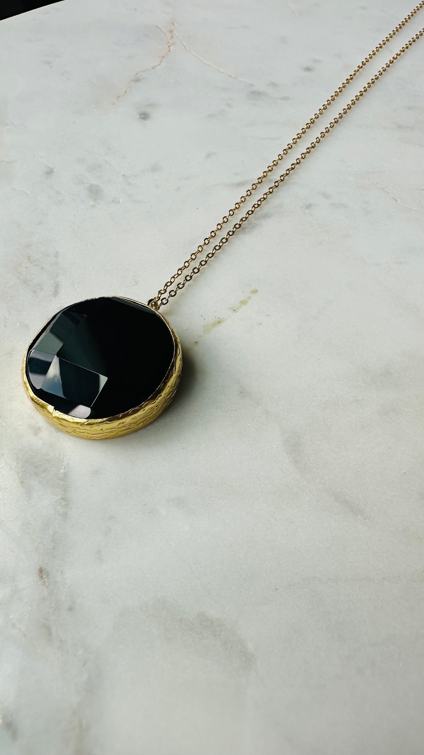 Ceylan Round Onyx Pendant Necklace.