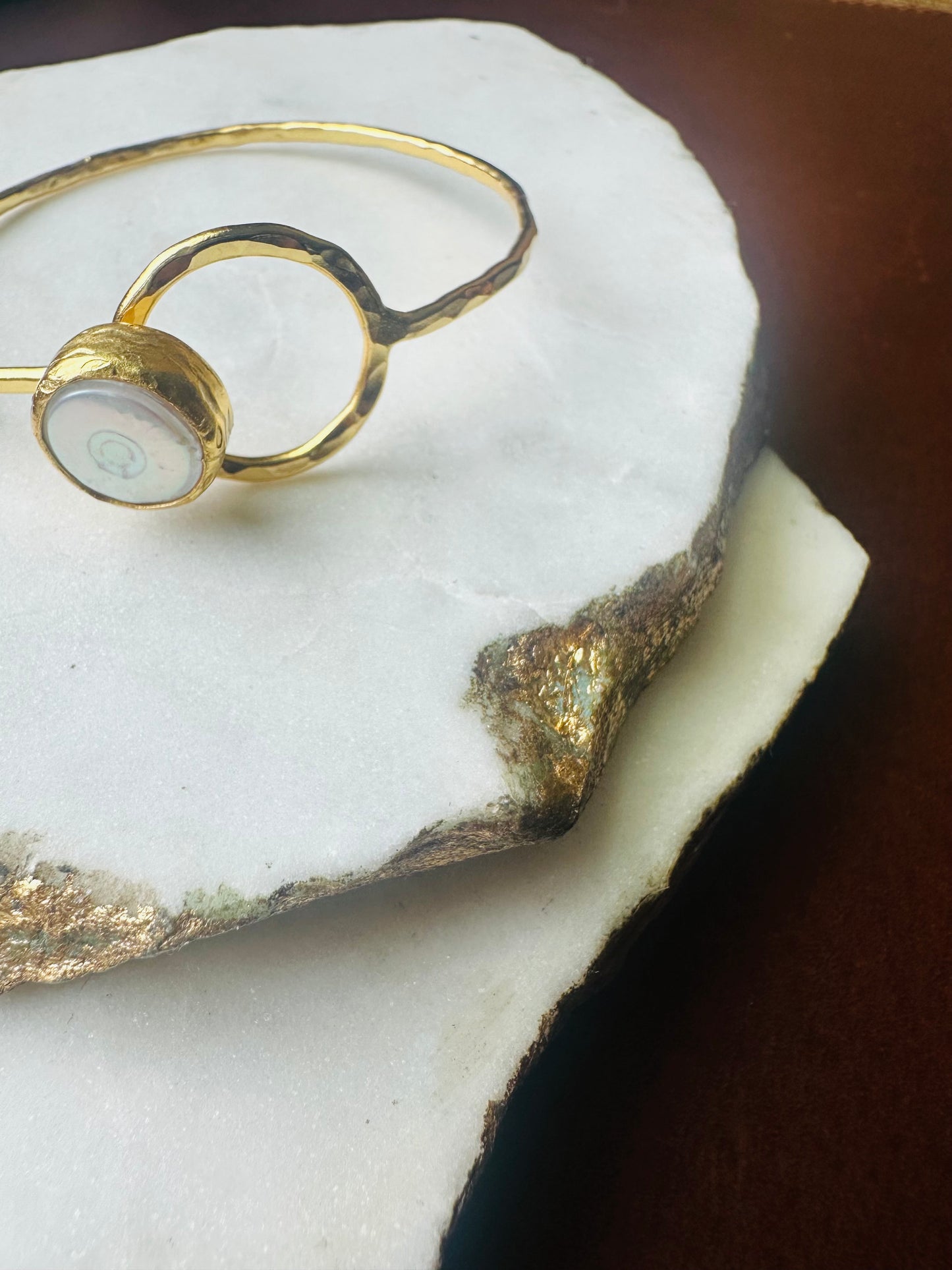 Flat Pearl Loop Bracelet