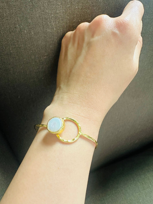Flat Pearl Loop Bracelet