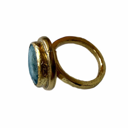 Round Gold and Emerald Ring