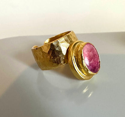 Gul Gold and Ruby Hammer-finished Ring
