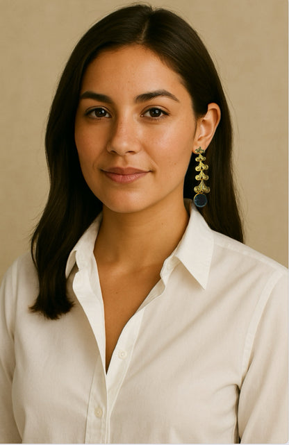 Nehir Onyx Gold Linked Earrings