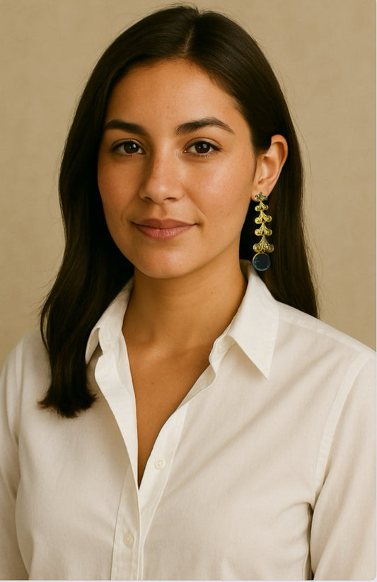 Nehir Onyx Gold Linked Earrings