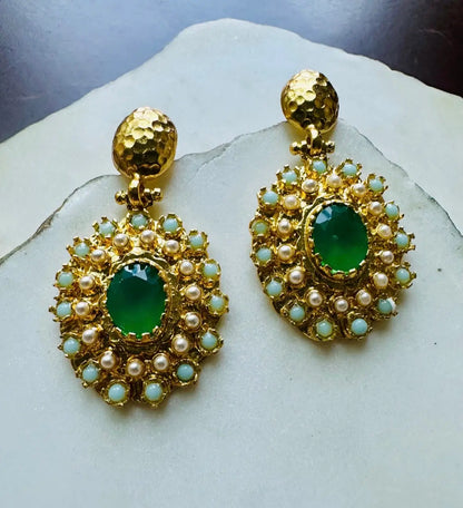 High quality designer Gold-plated emerald and pearl earrings