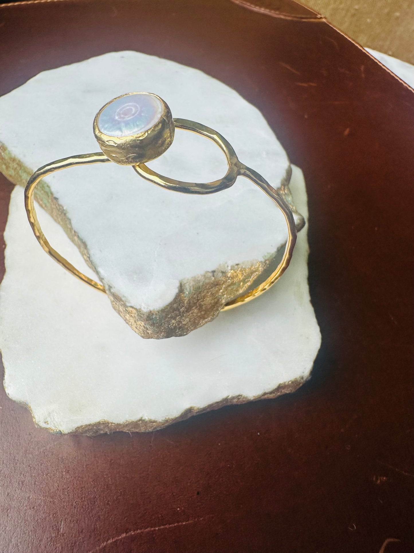 Flat Pearl Loop Bracelet