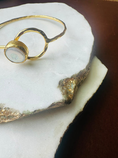 Flat Pearl Loop Bracelet
