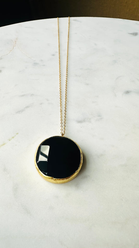 Ceylan Round Onyx Pendant Necklace.