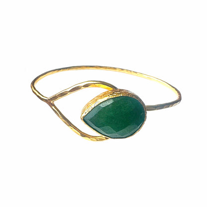 Hammer finished gold-plated green quartz teardrop Loop bracelet 