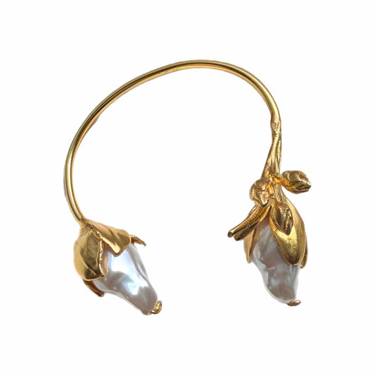 Handmade Gold-plated cuff bangle with floral design and baroque pearls Facing front