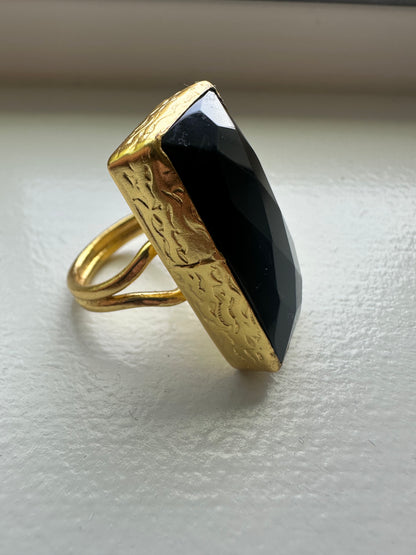 Rectangle Gold and Onyx Ring